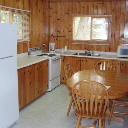 Totem Resorts Sioux Narrows Ruang foto