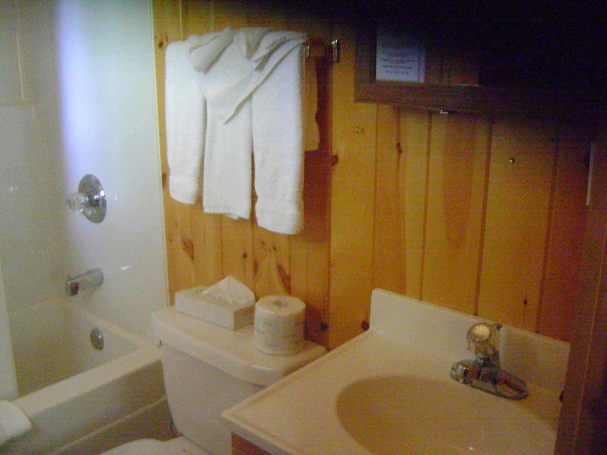 Totem Resorts Sioux Narrows Bagian luar foto